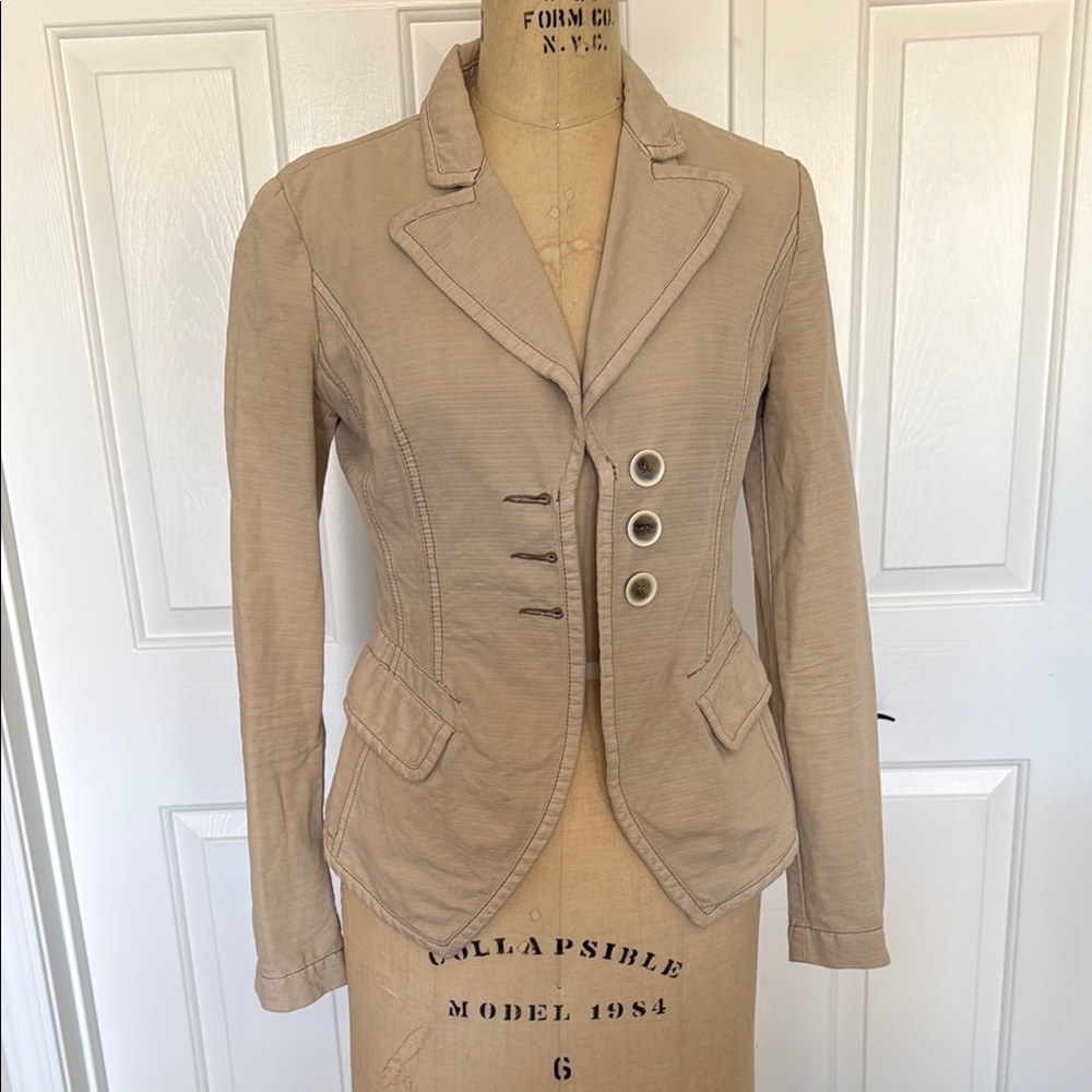 Max &Co Italian Tailored Beige Blazer Jacket. US size S, European size 40
